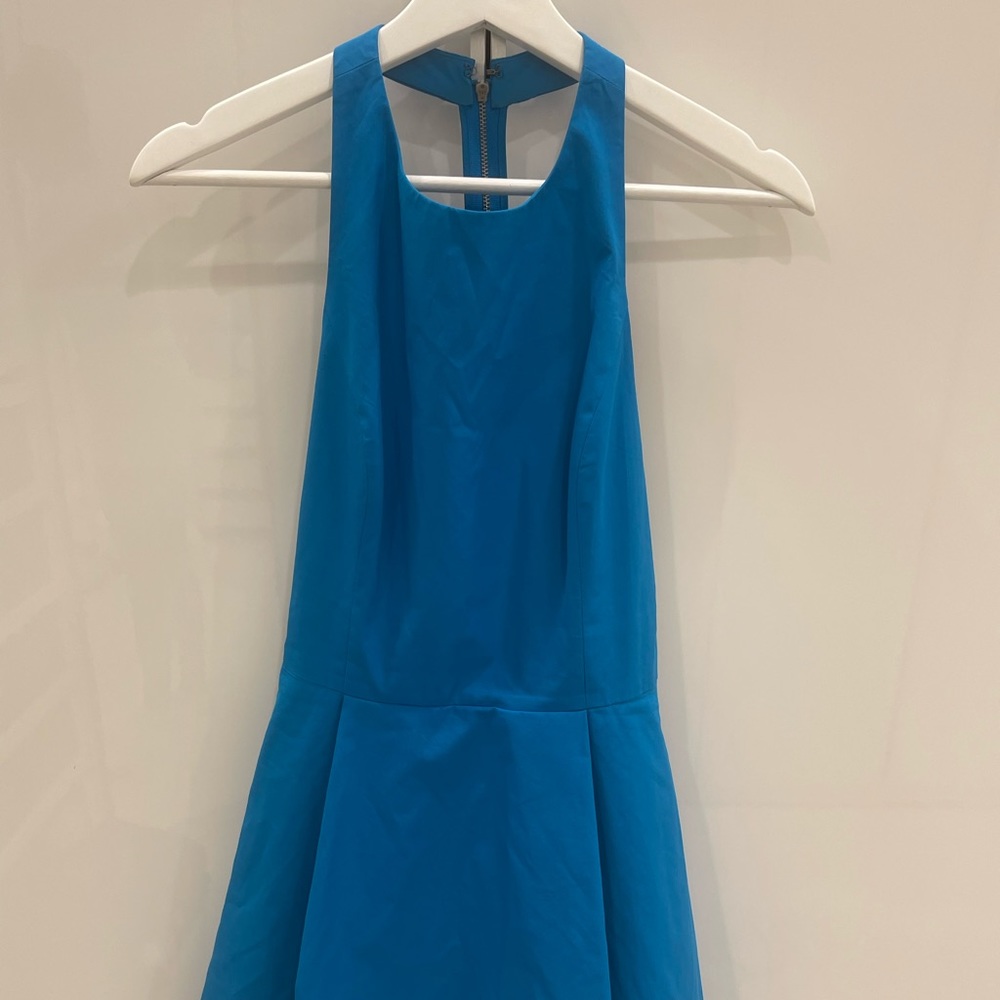 Alice and Olivia mini dress. A-line mini dress. Blue. Size 4. Side cut out.